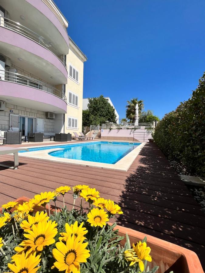Sky - Beautiful Rooftop Apartment With Shared Pool Split Exterior foto