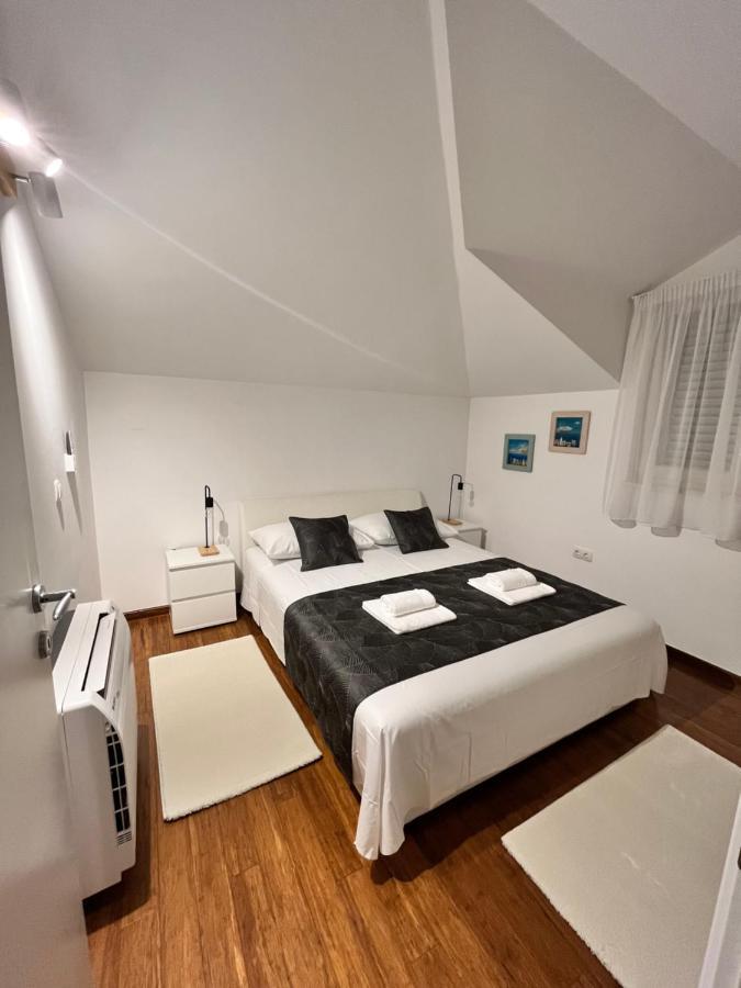 Sky - Beautiful Rooftop Apartment With Shared Pool Split Exterior foto